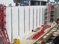 Sonderschalung ermöglicht ausgefallenes Schuppendesign