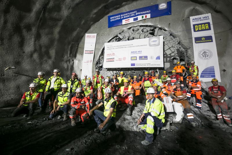 Herrenknecht-Tunnelbohrmaschine.jpg