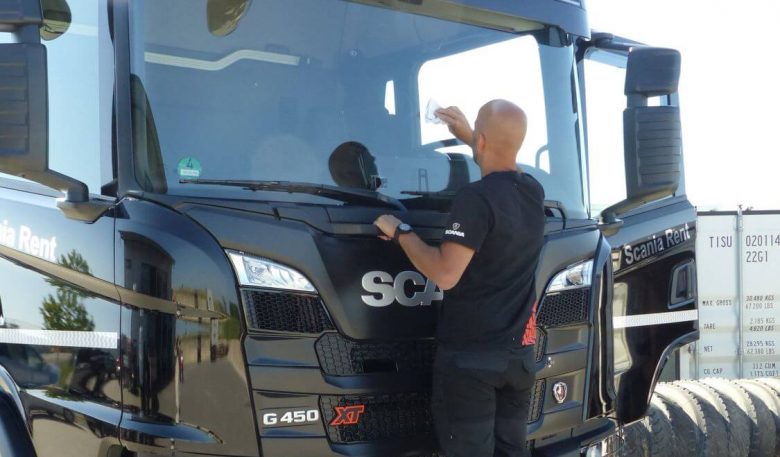Scania G 450 XT Fahrerhaus mit klappbarer Trittstufe