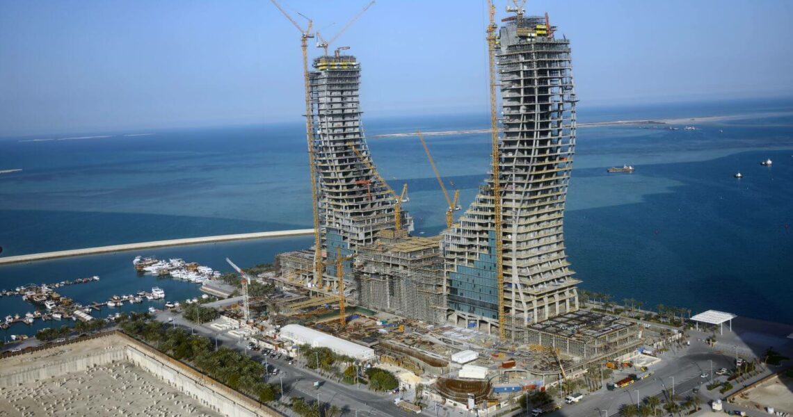Bau der Katara Towers an der Küste von Katar