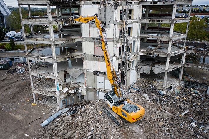 Baumaschinen-Nachfrage größtenteils stabil Liebherr, Raupenbagger R 940 Abbruch