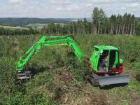 Takeuchi-Bagger mit hoher Literleistung für den Anbaumulcher