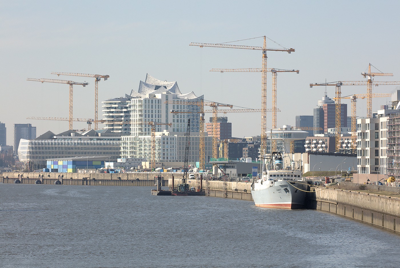 Liebherr-Kräne im Hamburger Hafen