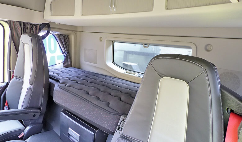 Volvo FMX 500 Schlaf-Kompartment