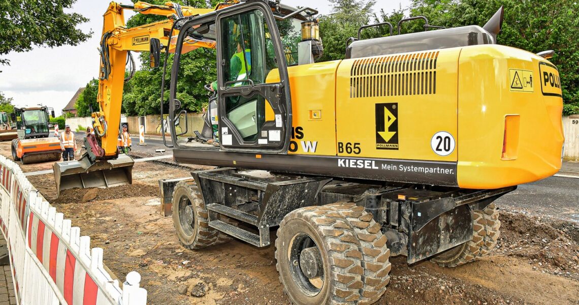 Hitachi-Mobilbagger Zaxis ZX220W-5