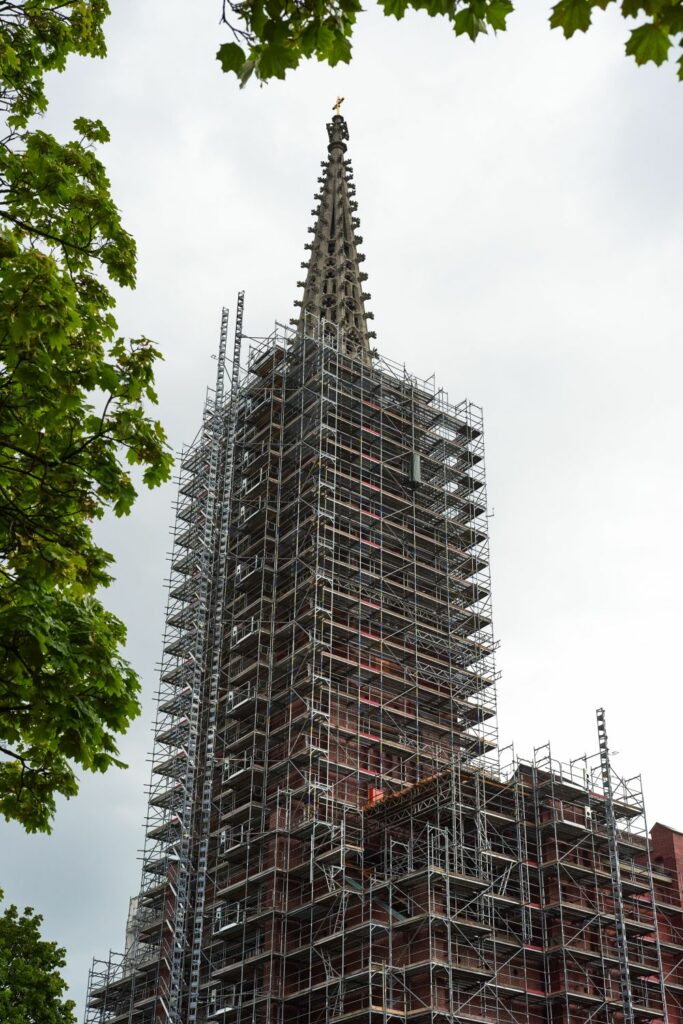 Sanierungsgerüst Pfarrkirche Mariahilf München