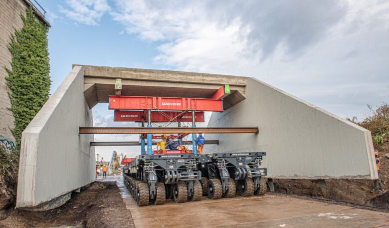 Millimetergenauer Brückentransport