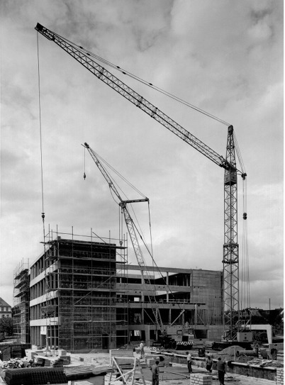 Eine Antiquität kehrt zurück Liebherr Form 30A/35 Untendrehkran