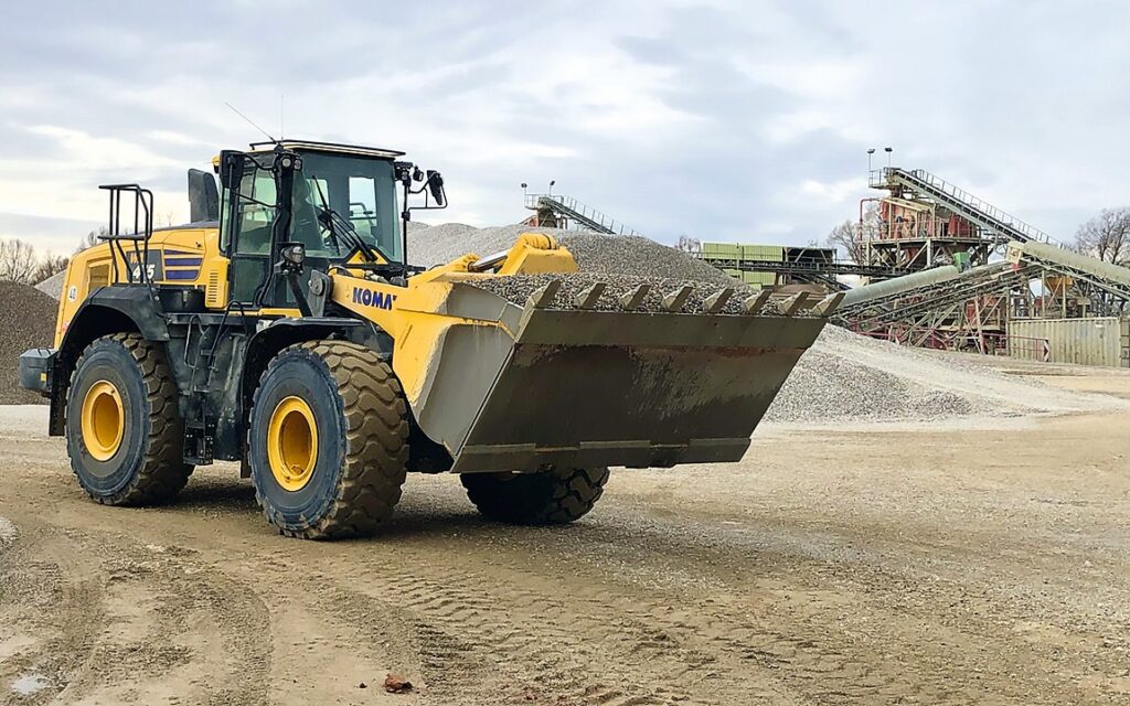 Komatsu Radlader WA 475