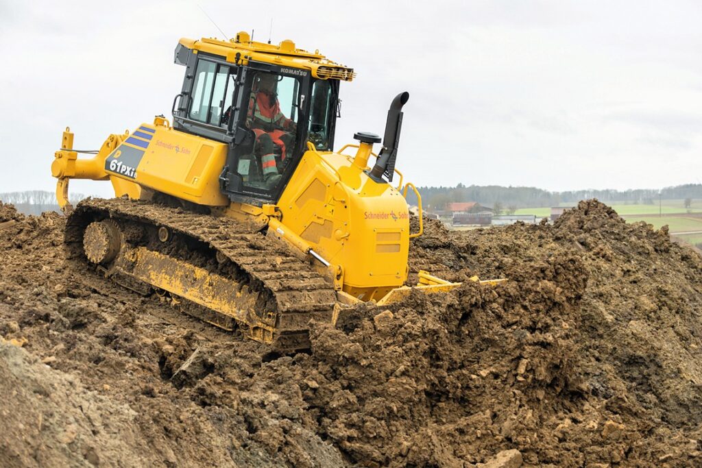 Komatsu-Raupe D61PXi-24