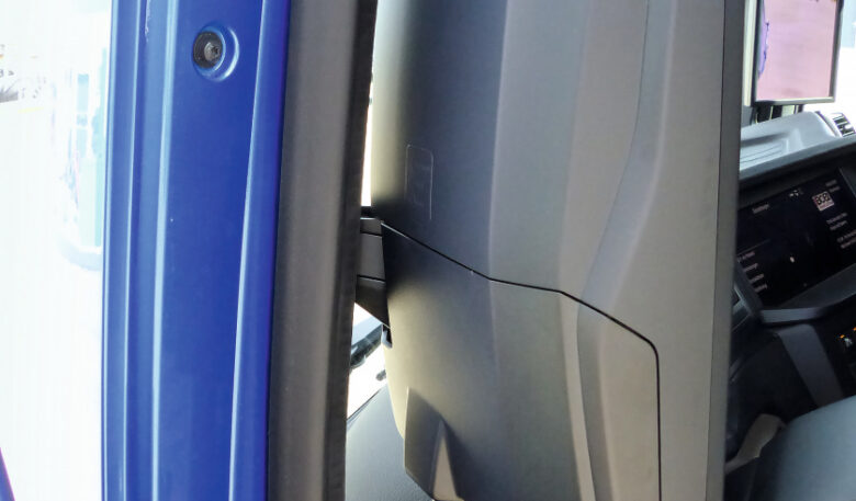 Mirror-Cam Monitor im Fahrerhaus