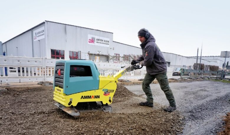 Ammann nutzt Parkplatzerweiterung als Testlauf für eigene Verdichter