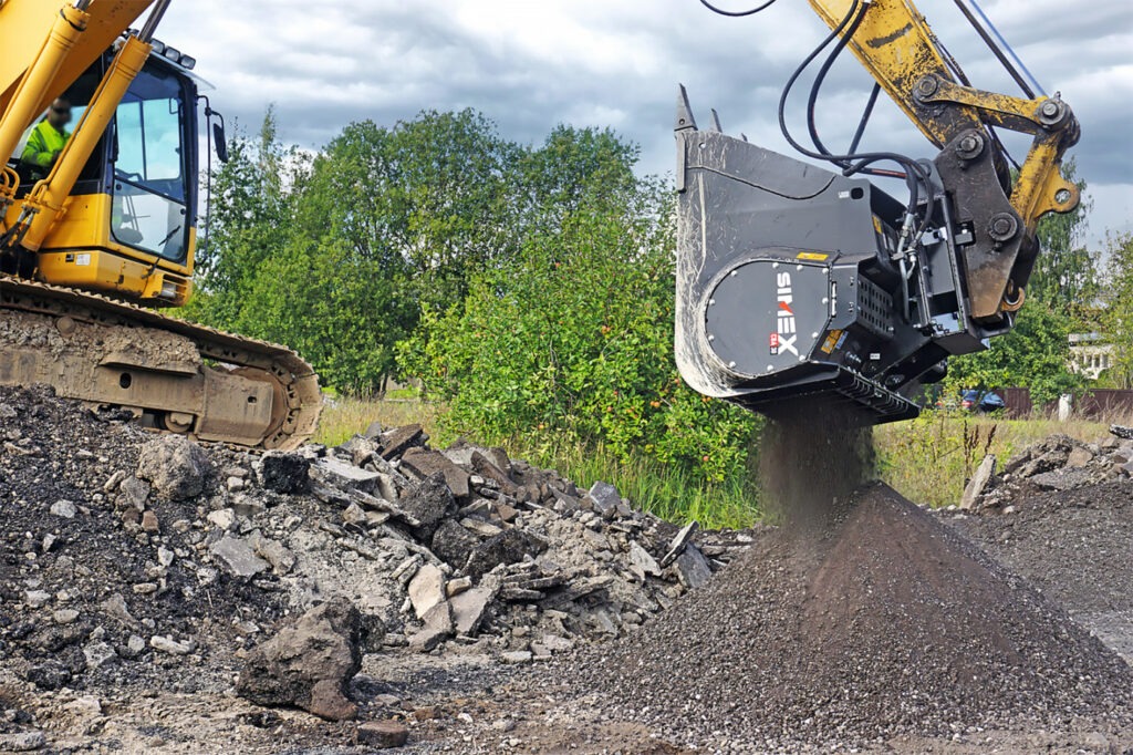 Gleich vor Ort recycelt Simex Asphaltfräse Granulator