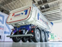 Schmitz Cargobull mit neuer Muldengeneration und hoher Produktvielfalt