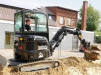 Takeuchi-Minibagger TB235-2 sorgt für Tempo und Präzision