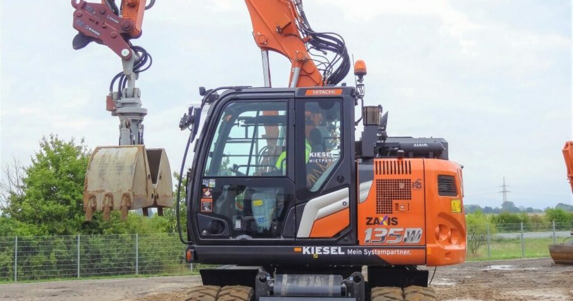 Hitachi Mobilbagger Serie 7 ZX 135 W-7