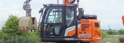 Der neue Serie-7-Mobilbagger ZX 135 W-7 von Hitachi im bd-Baggertest