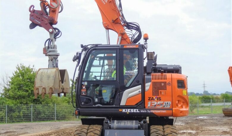 Der neue Serie-7-Mobilbagger ZX 135 W-7 von Hitachi im bd-Baggertest