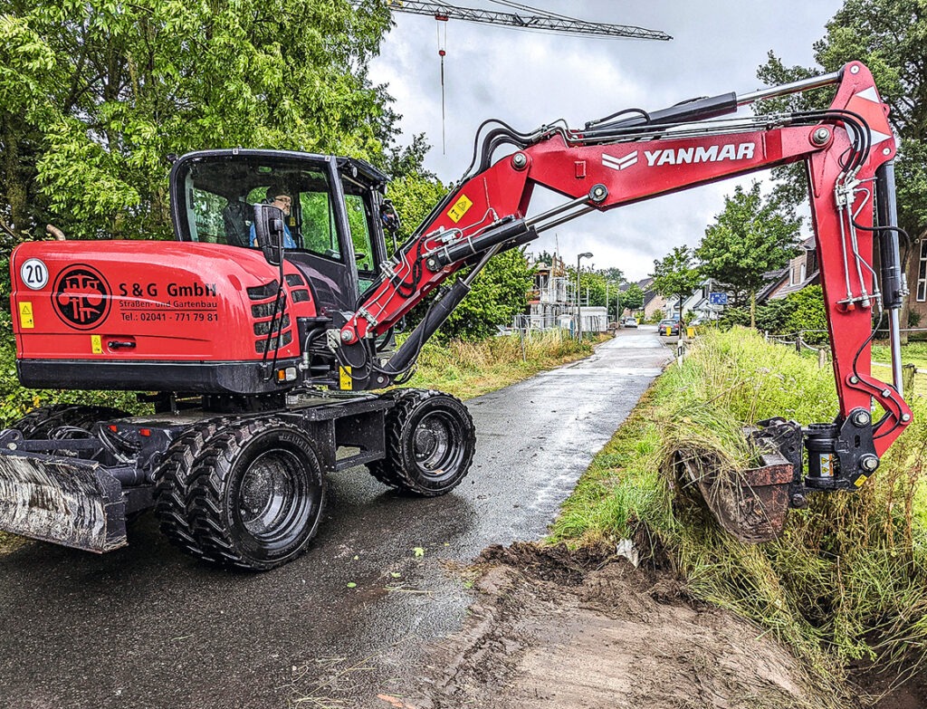 Yanmar Mobilbagger B75W in der Farbe Premium Red