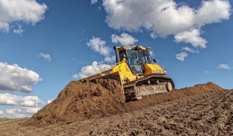 Raupensteuerung von Topcon beschleunigt Erdarbeiten