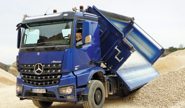 Mercedes Arocs 2651 mit Meiller-Dreiseitenkipper