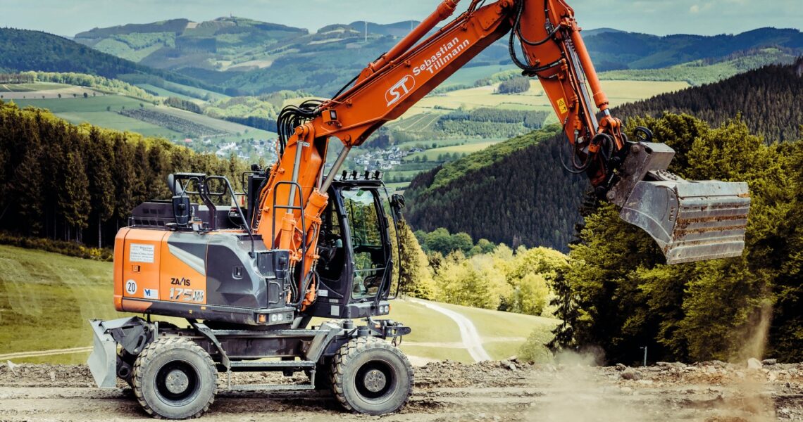 Hitachi Bagger ZX175W-7