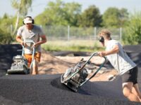 Ammann-Rüttelplatten leisten Feinstarbeit beim Parcoursbau