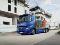 Renault Trucks digitalisiert Fahrerhaus und verbessert Sicherheitssysteme