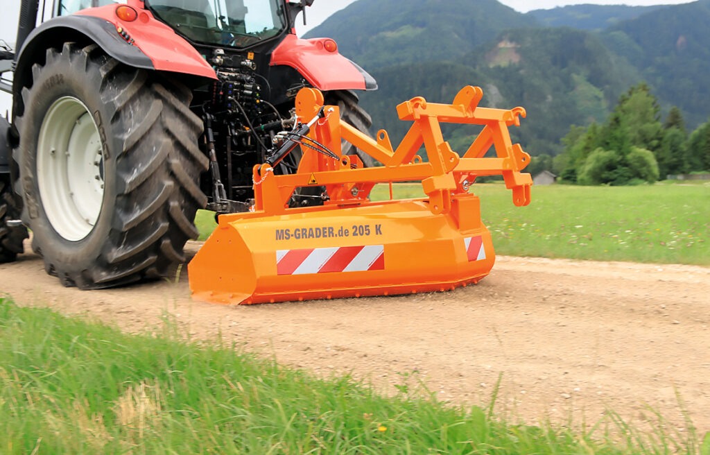 Straßenhobel für den Wegebau