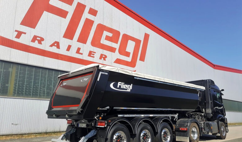 Fliegl-Kippauflieger mit hoher Nutzlast und interessanten Features