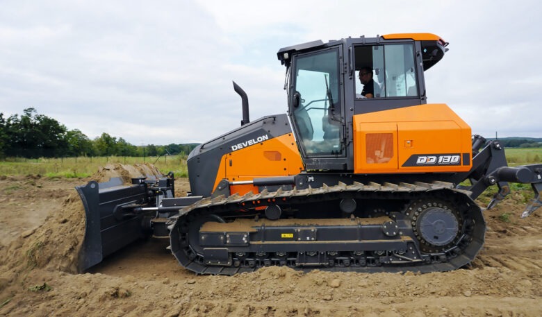 Develon-Dozer DD130 verspricht besondere Sichtverhältnisse