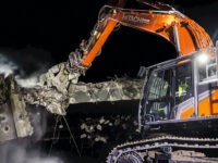 Hitachi-Abbruchbagger aus Kiesel-Mietpark starker Hauptakteur