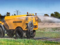Offroad-Mobil zur Staubbindung