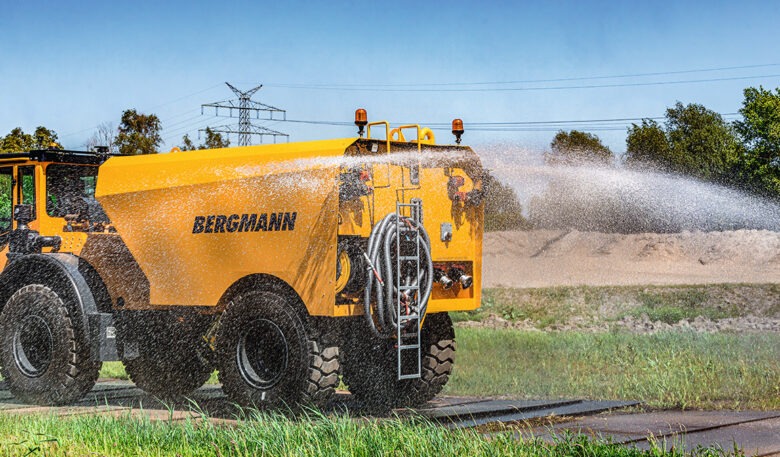 Offroad-Mobil zur Staubbindung