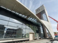 Doka-Schalungskonstruktion für gewundenes Flugdach