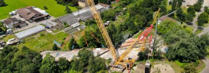 Tadano-Kran setzt 230 t schweres Bauteil ein