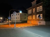 Fußgänger-Schutzsystem sichert Zebrastreifen