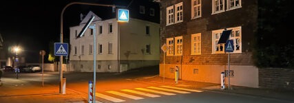 Fußgänger-Schutzsystem sichert Zebrastreifen