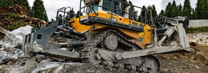 Liebherr-Planierraupe im Einsatz für den Skitourismus