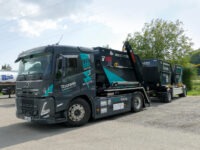 Der Volvo FM Electric Aero Absetzer-Hängerzug im Test