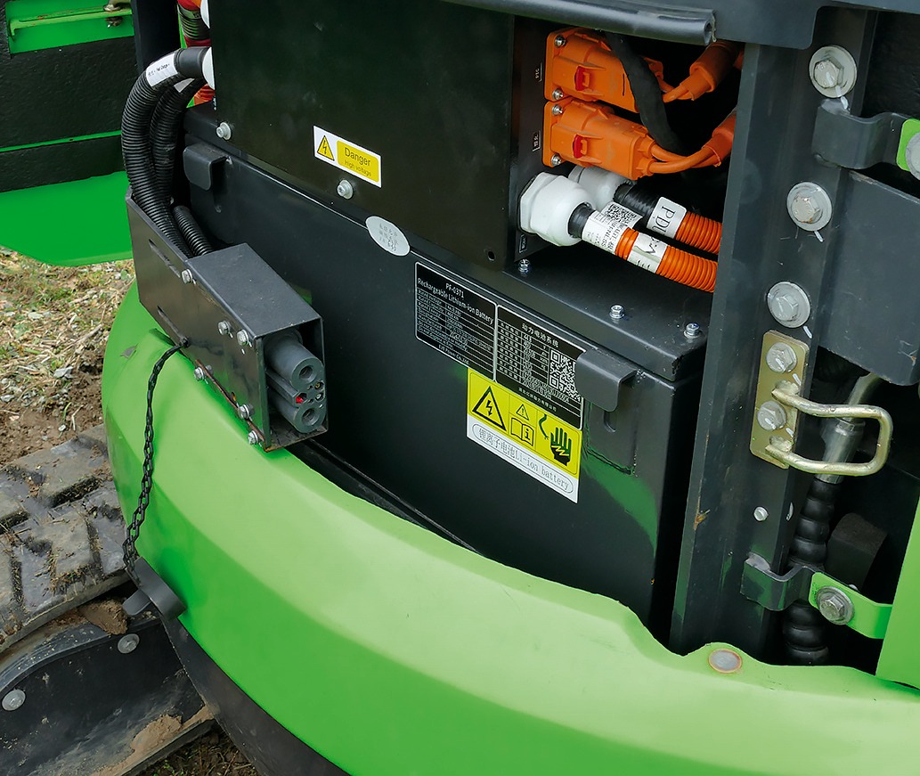 Liugong, Akkubagger 9027FE, Bömer