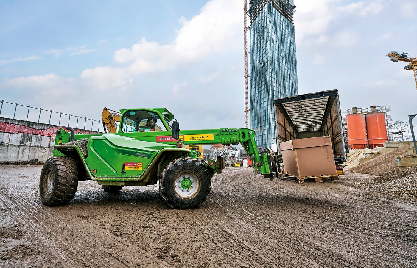 Zeppelin Rental, Estrel Tower