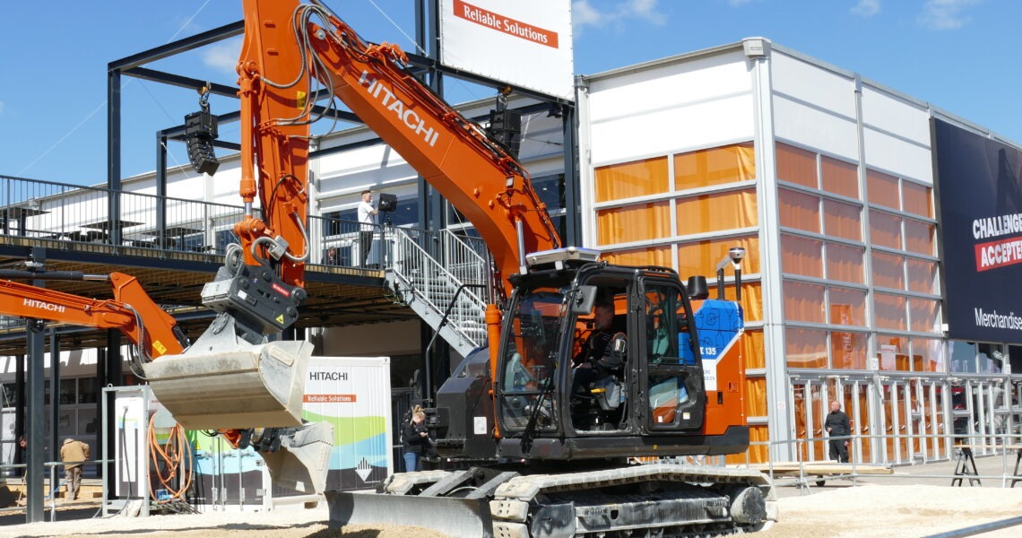 Bauma 2025, Hitachi, Bömer
