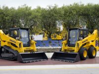 7,5-t-Mobilbagger sowie Kompaktlader auf Reifen und Raupen von Komatsu