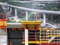 VCT-Kragarmbahn von Peri erleichtert Arbeit an Stahlbrücken