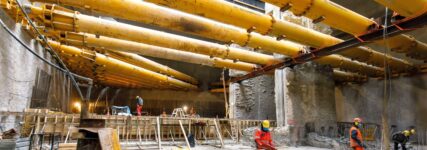 Verbaulösungen von Vp Groundforce sichern tiefe Baugrube