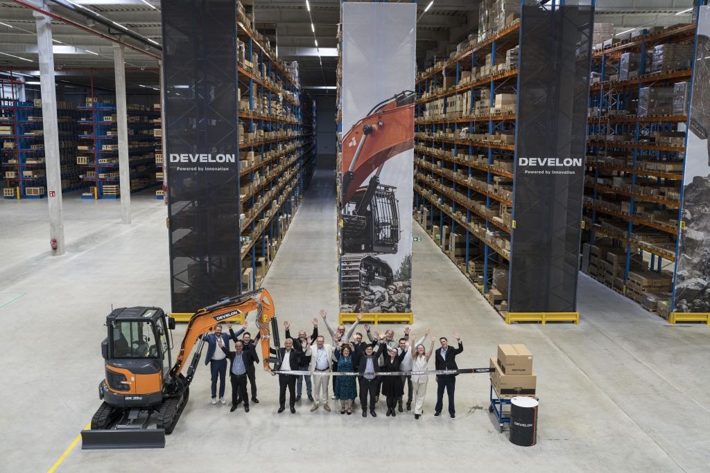 Develon eröffnet neues Ersatzteilvertriebszentrum in Belgien Develon, Ersatzteilvertriebszentrum: Boom