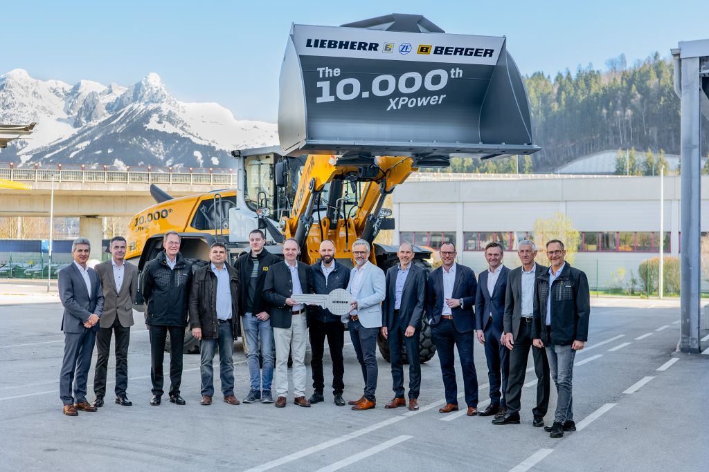 10.000ster XPower-Radlader produziert Liebherr-Werk Bischofshofen, XPower-Radlader