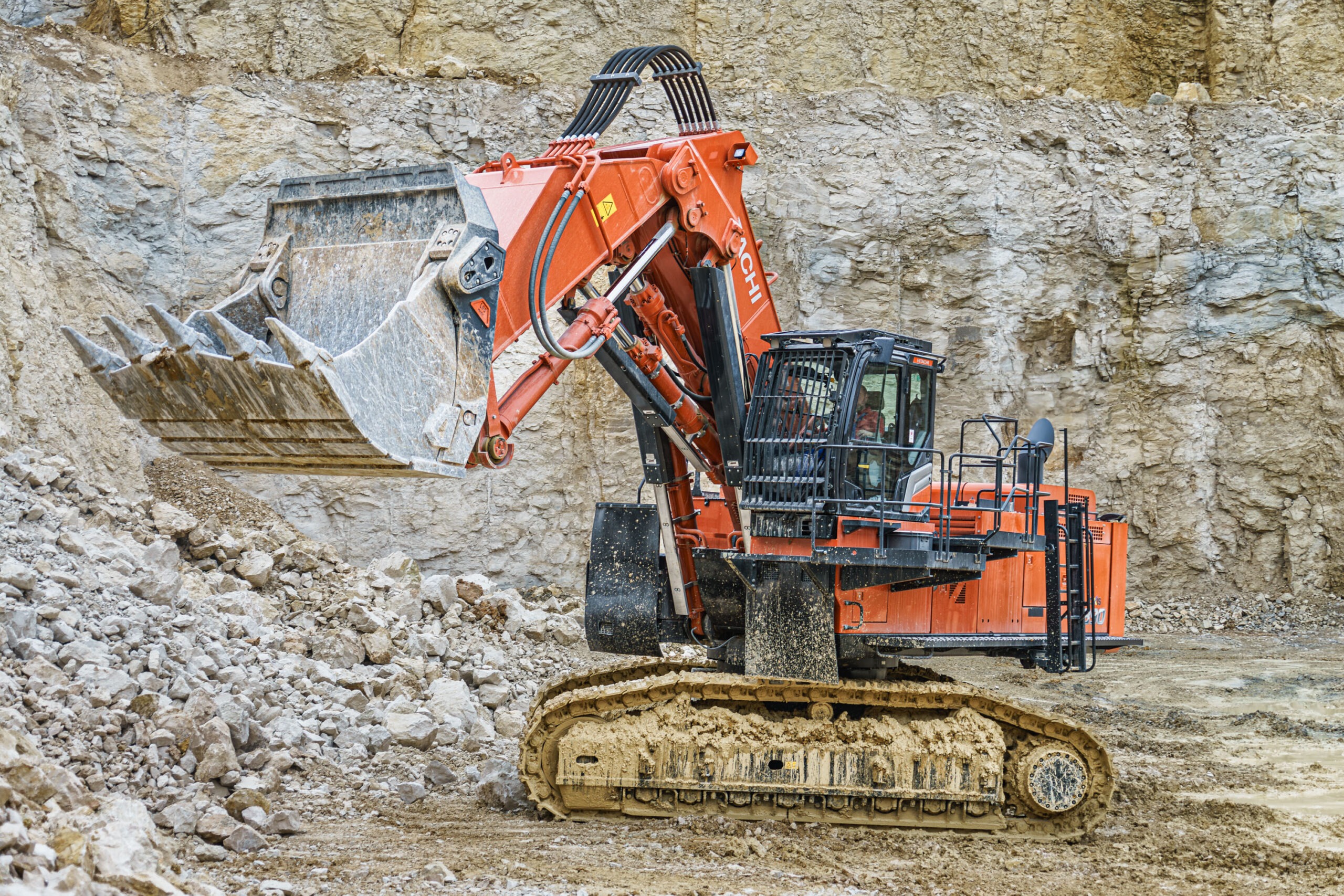 Kiesel, Hitachi