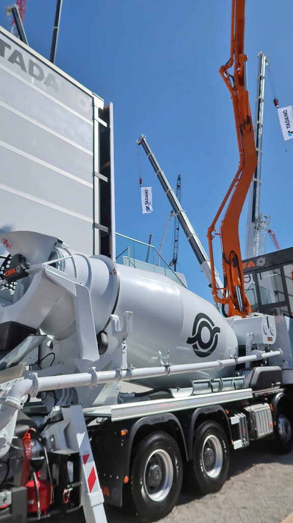Neuling mit 35-m-Karbonmast Cifa